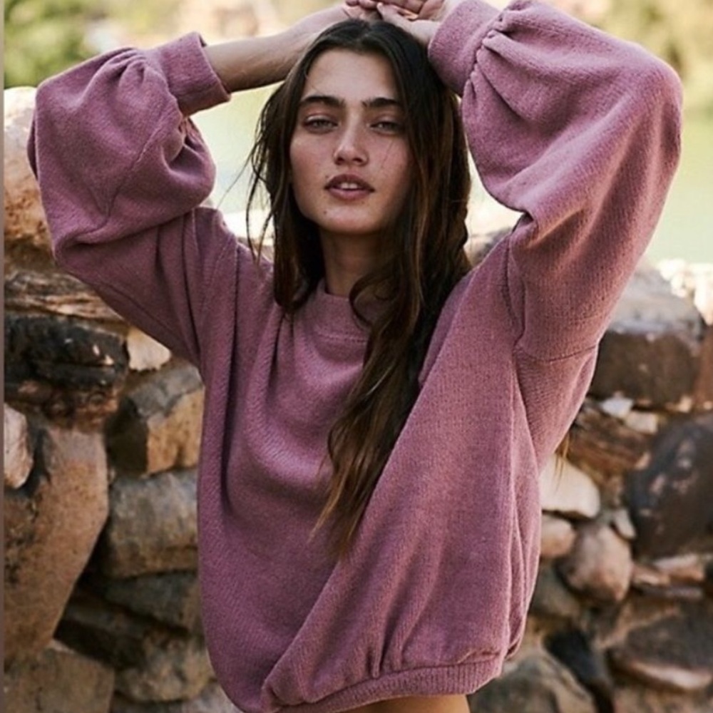 Free People • FP Beach mauve Crew Neck Sweater with Balloon Sleeves